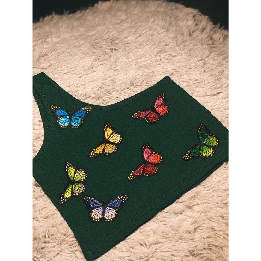 Half sleeve butterfly crop top